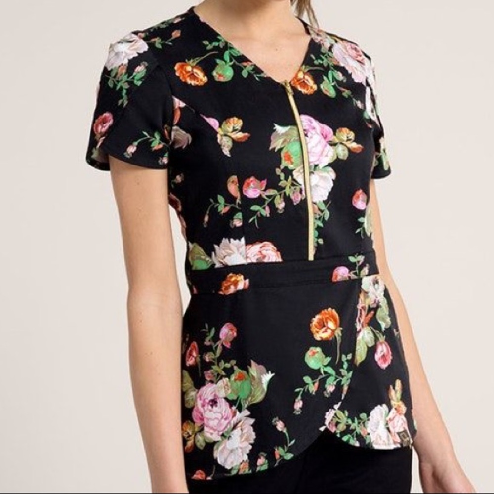 Floral Jaanuu scrub set